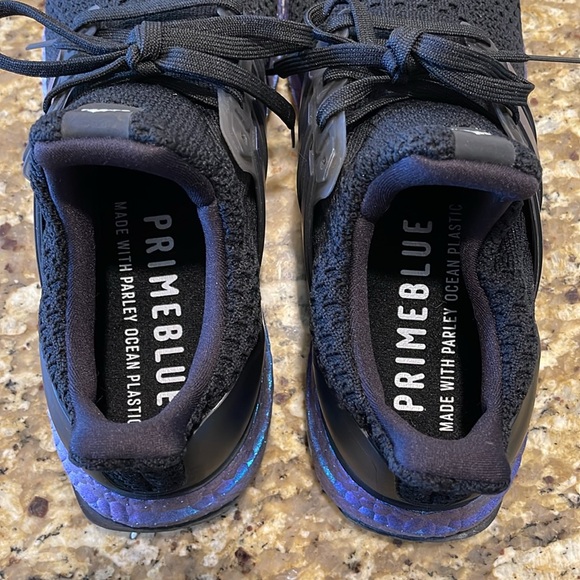 UltraBoost 5.0 DNA 'Black Metallic Blue' GY8614 Men’s Size 7/Women’s Size 8.5 - Picture 11 of 14